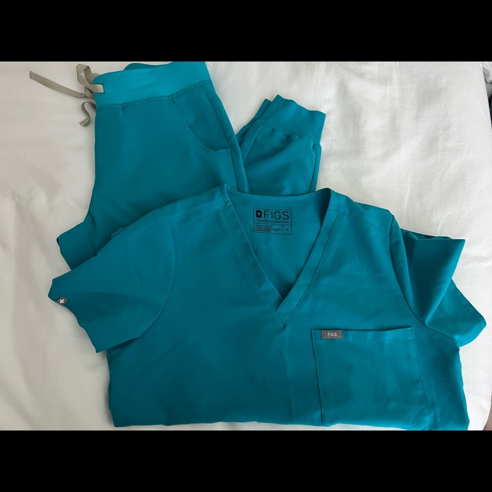 Figs Catarina top and Zamora Jogger scrubs color Teal